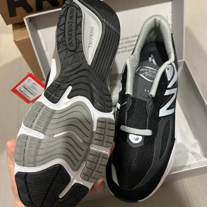 [BUNJANG] New Balance 990v6 Black Sneakers / 뉴발란스 990v6 블랙 290mm 새상품