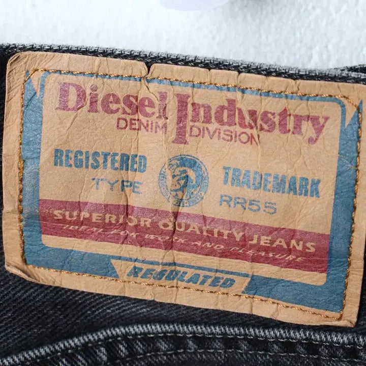 [BUNJANG] Diesel Straight Fit Black Denim Jeans / (XL) 디젤 청바지 데님 흑청 일자핏 이태리-255D