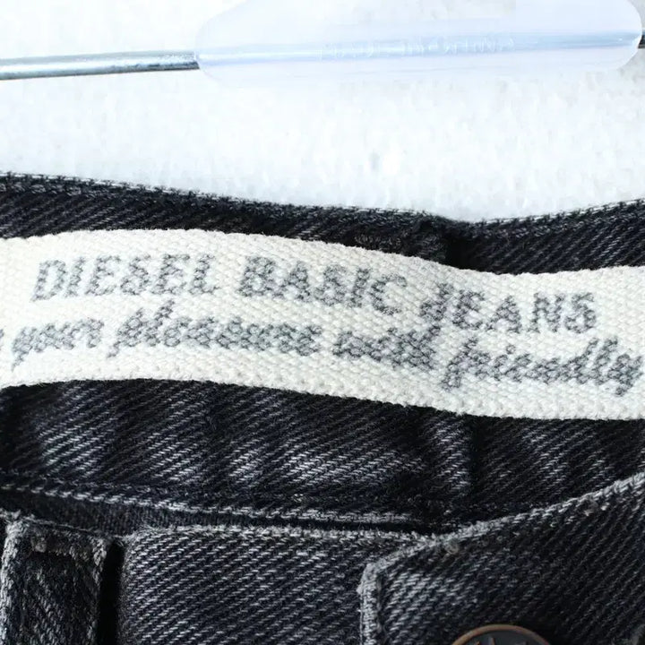 [BUNJANG] Diesel Straight Fit Black Denim Jeans / (XL) 디젤 청바지 데님 흑청 일자핏 이태리-255D