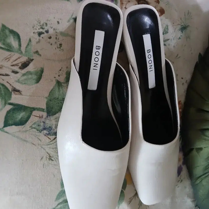 [SOLD OUT] BOONI 화이트 가죽 뮬 슬리퍼 245