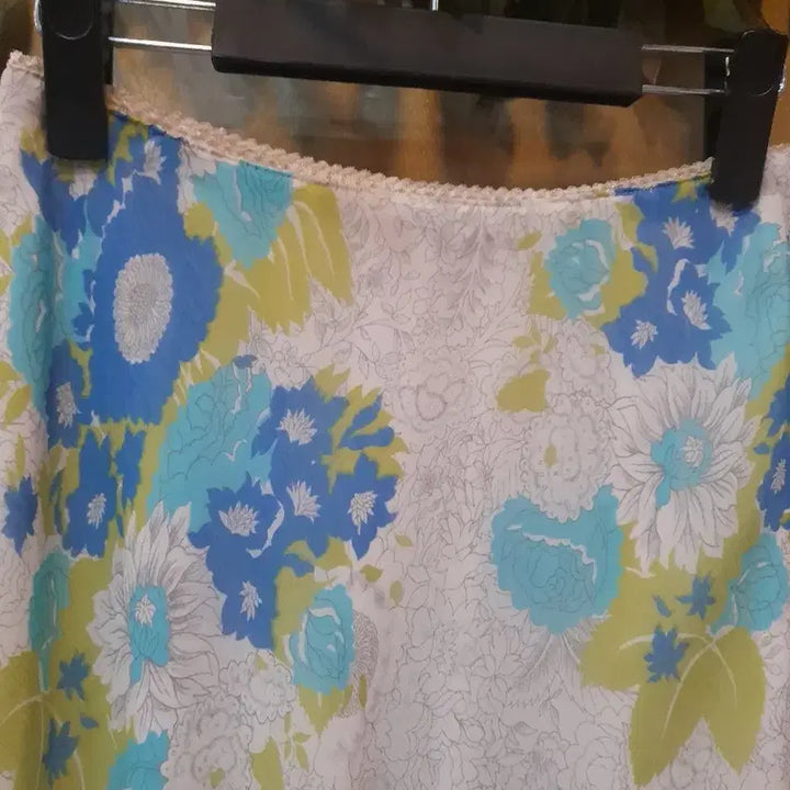 [BUNJANG] Floral Pattern Chiffon Long Skirt / 플라워 패턴 롱 스커트 쉬폰 스커트
