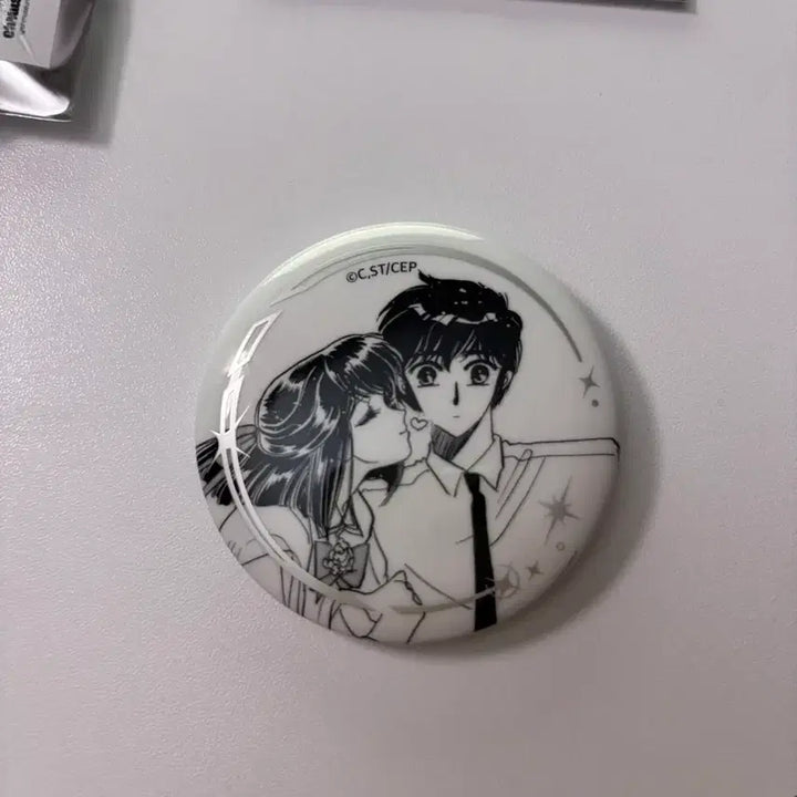 [BUNJANG] CLAMP Exhibition Random Badge / 클램프전 랜덤 뱃지