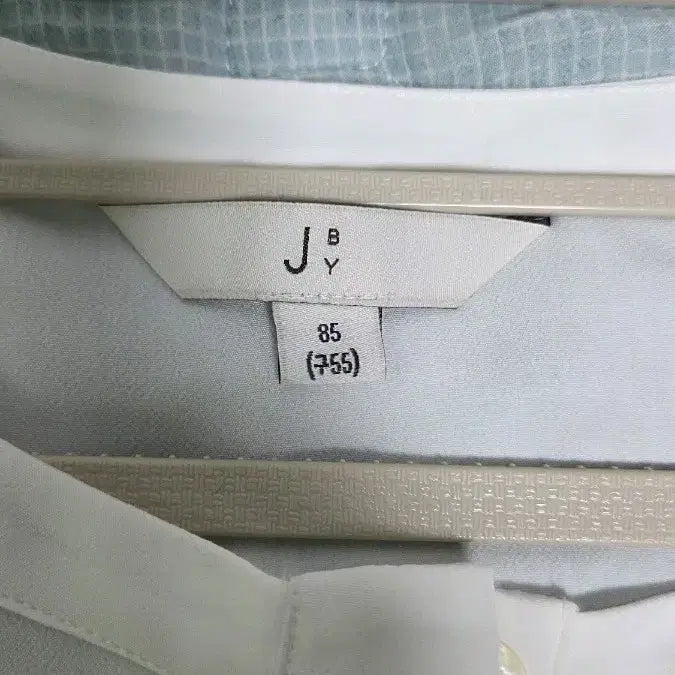 [BUNJANG] J BY White Striped Detail Blouse Size 85 (S) / J BY 화이트 블라우스