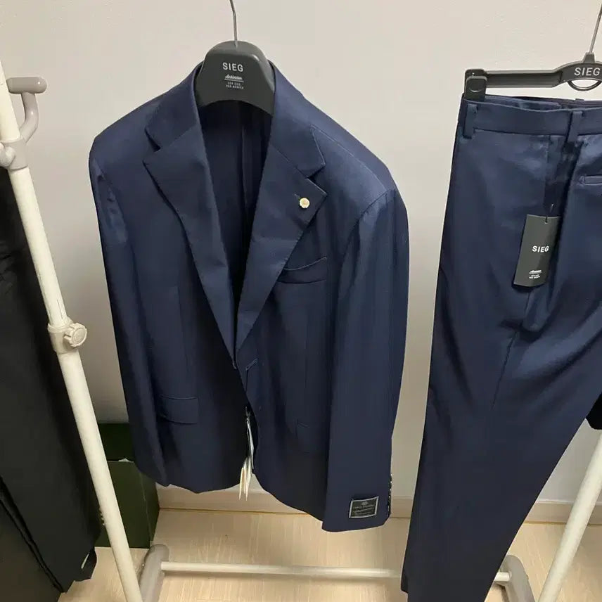 [BUNJANG] Zieg Navy Suit Set (Kiton Group Carlo Barbera Fabric) / 지이크 네이비 수트 셋업 (kiton 그룹 패밀리 원단)