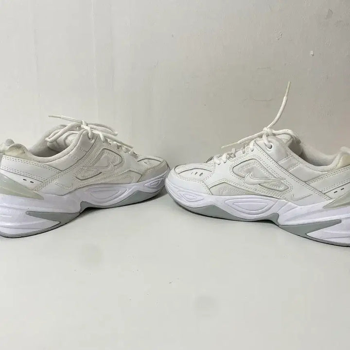 [SOLD OUT] 230 나이키 M2K 테크노 화이트 운동화 정품