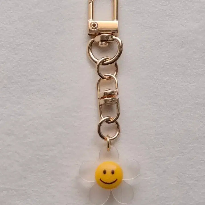 [BUNJANG] Smile Flower Keychain / Daisy Bag Charm / 스마일 꽃 키링 / 데이지 키링 / 가방 키홀더
