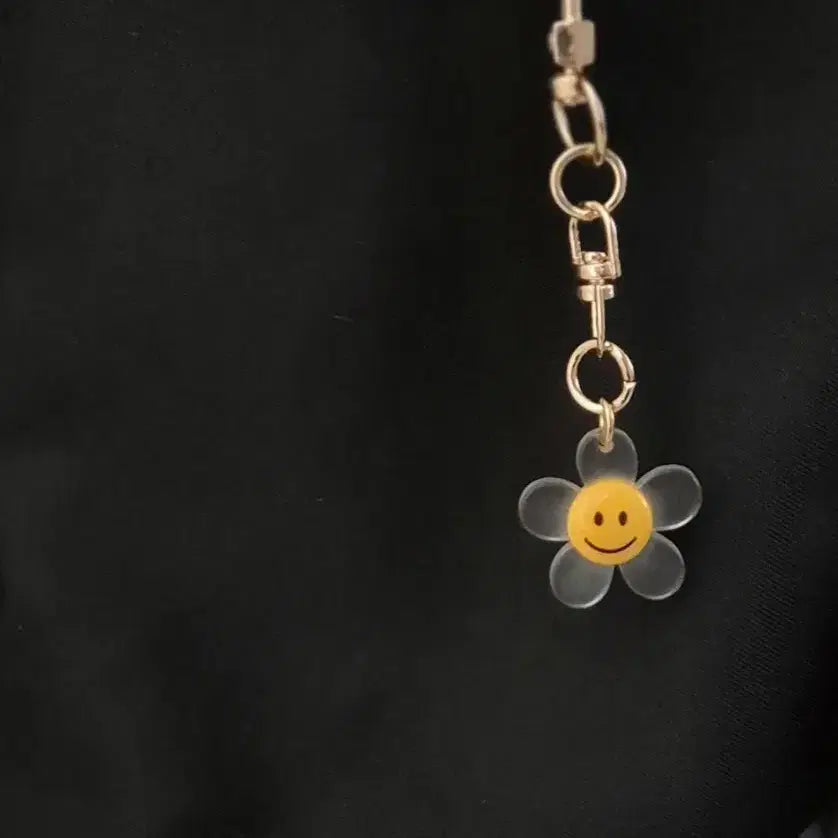 [BUNJANG] Smile Flower Keychain / Daisy Bag Charm / 스마일 꽃 키링 / 데이지 키링 / 가방 키홀더