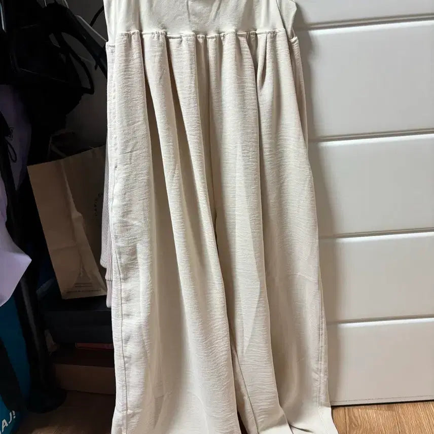[BUNJANG] Ivory High-Waisted Semi-Wide Fit Slacks / 아이보리 하이웨스트팬츠