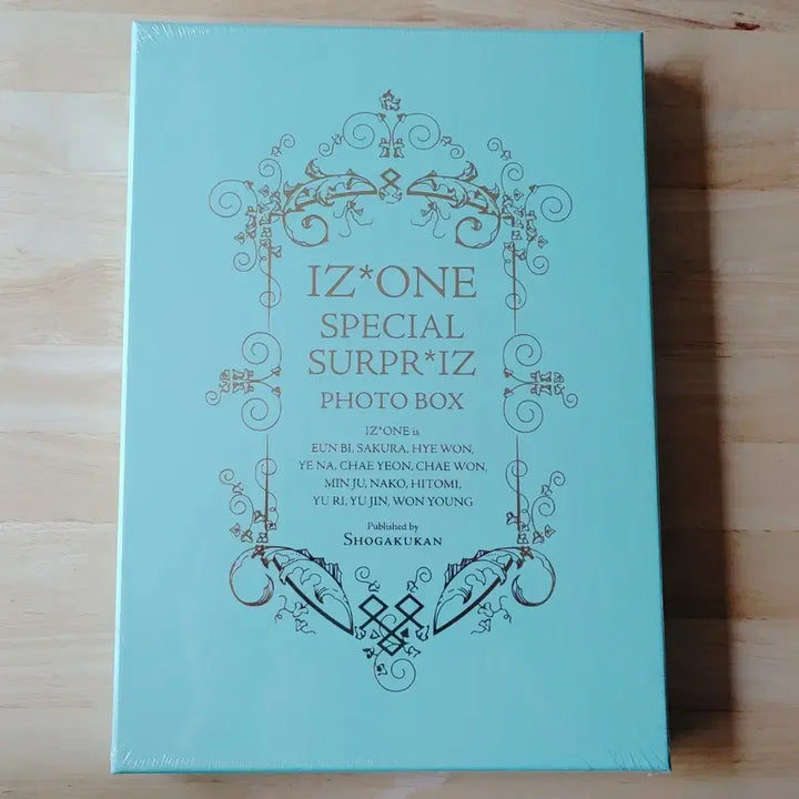 [BUNJANG] IZ*ONE SURPR*IZ PHOTO BOX Photobook Sealed / 아이즈원 SURPR*IZ PHOTO BOX 포토북 미개봉