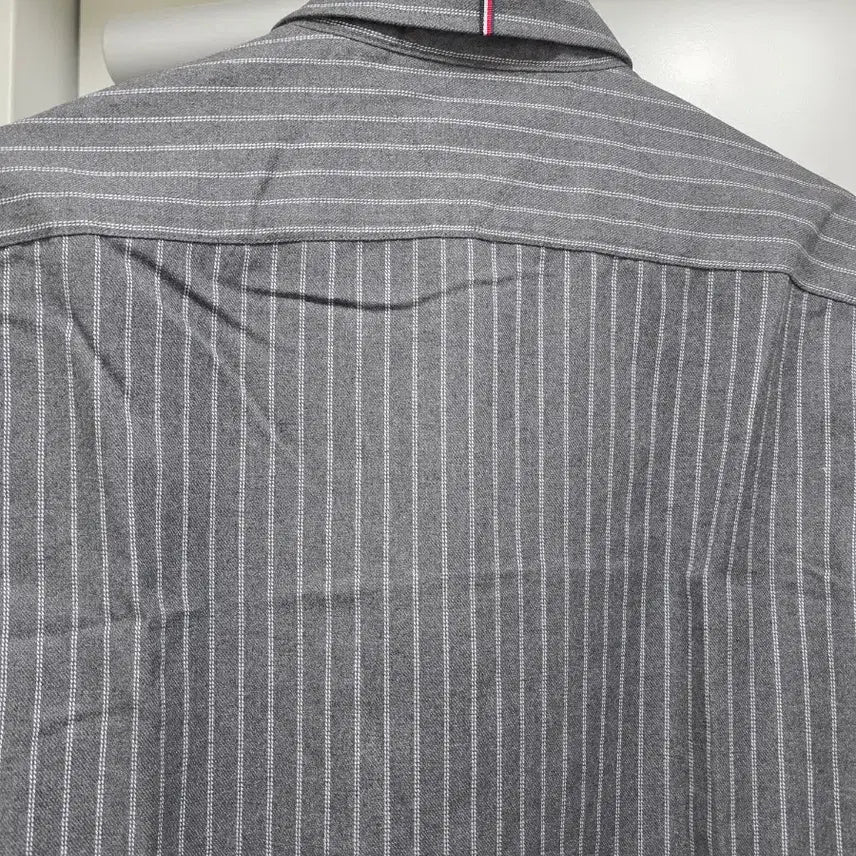 [SOLD OUT] (단순택제거) Karaku 스트라이프 긴팔 셔츠 그레이 L