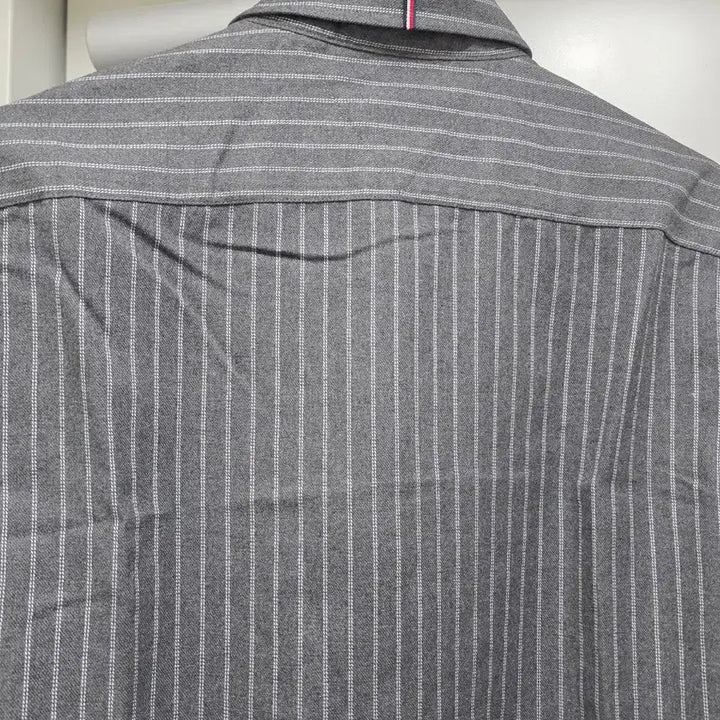 [SOLD OUT] (단순택제거) Karaku 스트라이프 긴팔 셔츠 그레이 L