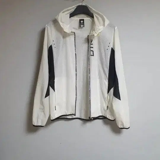 [BUNJANG] Descente White Hooded Windbreaker Jacket / 데상트 화이트 바람막이 후드 집업