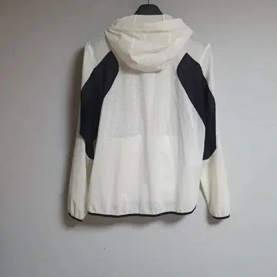 [BUNJANG] Descente White Hooded Windbreaker Jacket / 데상트 화이트 바람막이 후드 집업