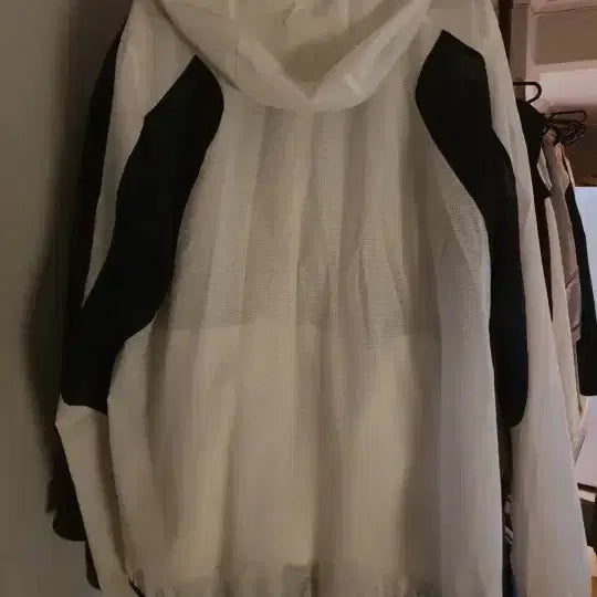 [BUNJANG] Descente White Hooded Windbreaker Jacket / 데상트 화이트 바람막이 후드 집업