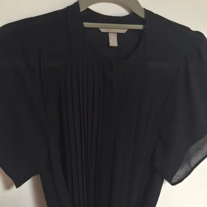 [SOLD OUT] H&amp;M 블랙 핀턱 벨티드 쉬폰 반팔 원피스