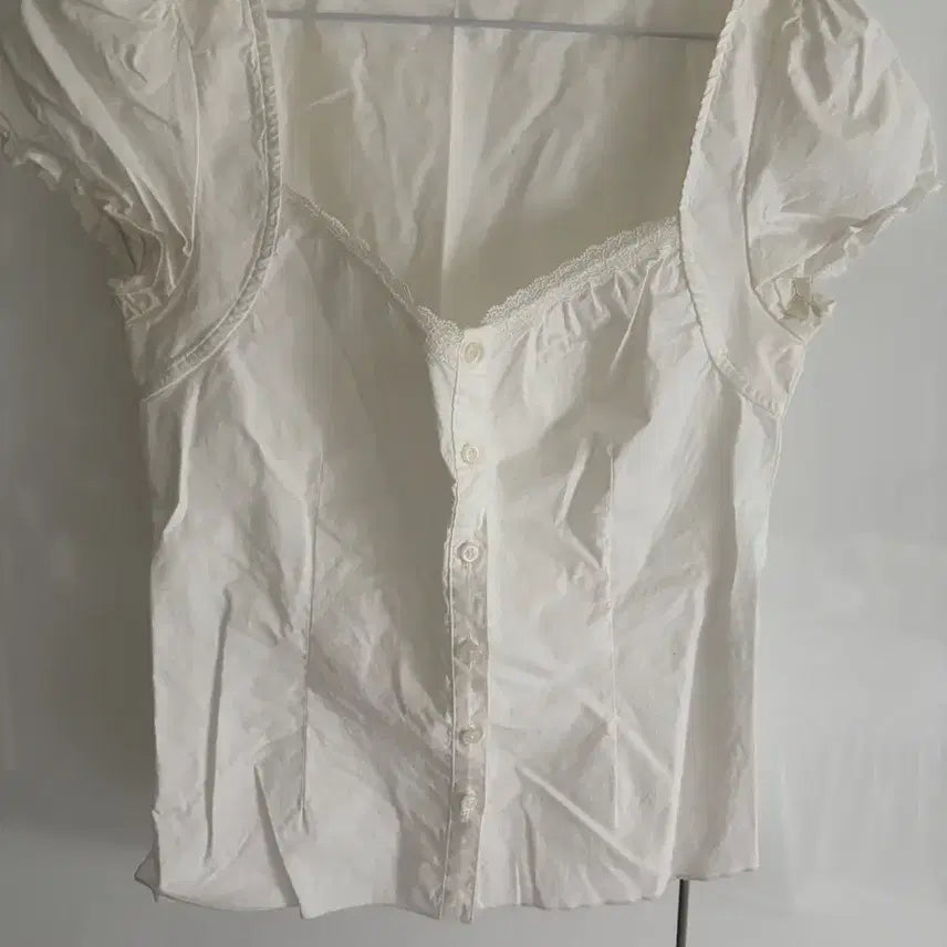 [BUNJANG] Brandy Melville Odette Lace Puff Blouse / 브랜디멜빌 ODETTE LACE TOP 퍼프 블라우스