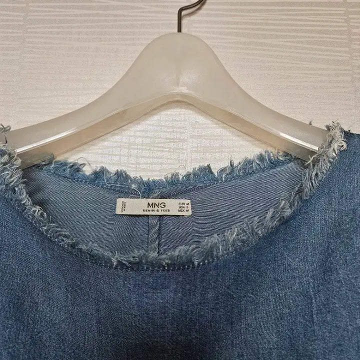 [BUNJANG] MNG Denim Cutout Blouse (M) / MNG 데님 컷아웃 블라우스 M