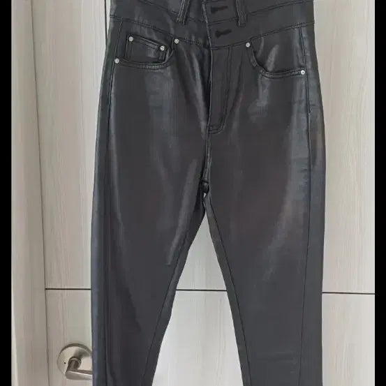 [BUNJANG] Black Leather High-Waist Slit Pants / 블랙 레더 하이웨스트 슬릿 팬츠