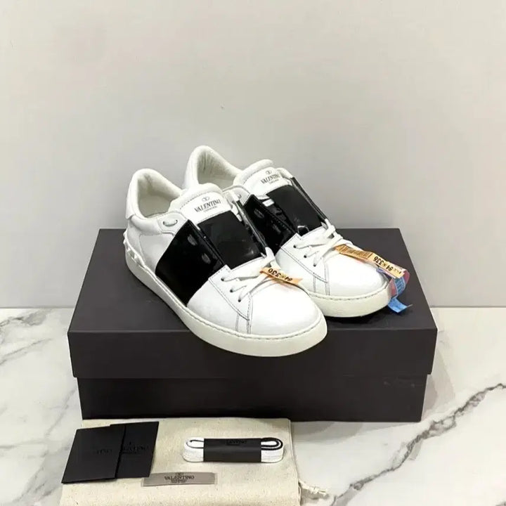 [BUNJANG] Valentino Hidden Sneaker Shoes Patent Black Full Box / 41.5 발렌티노 히든 스니커즈 신발 유광 블랙 풀박스