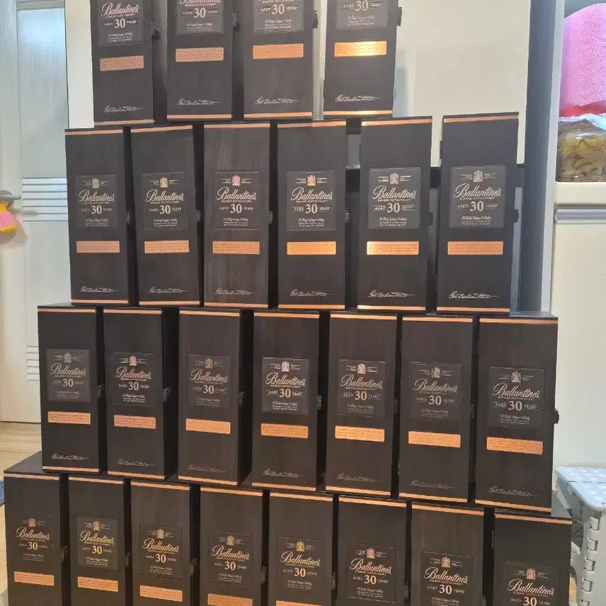 [SOLD OUT] 발렌타인 30년산 스카치 위스키 공병입니다