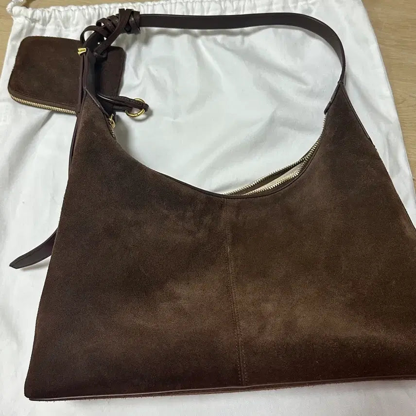 [BUNJANG] Demeriel Veneta Suede Hobo Bag / 드메리엘 베네타 스웨이드 가방
