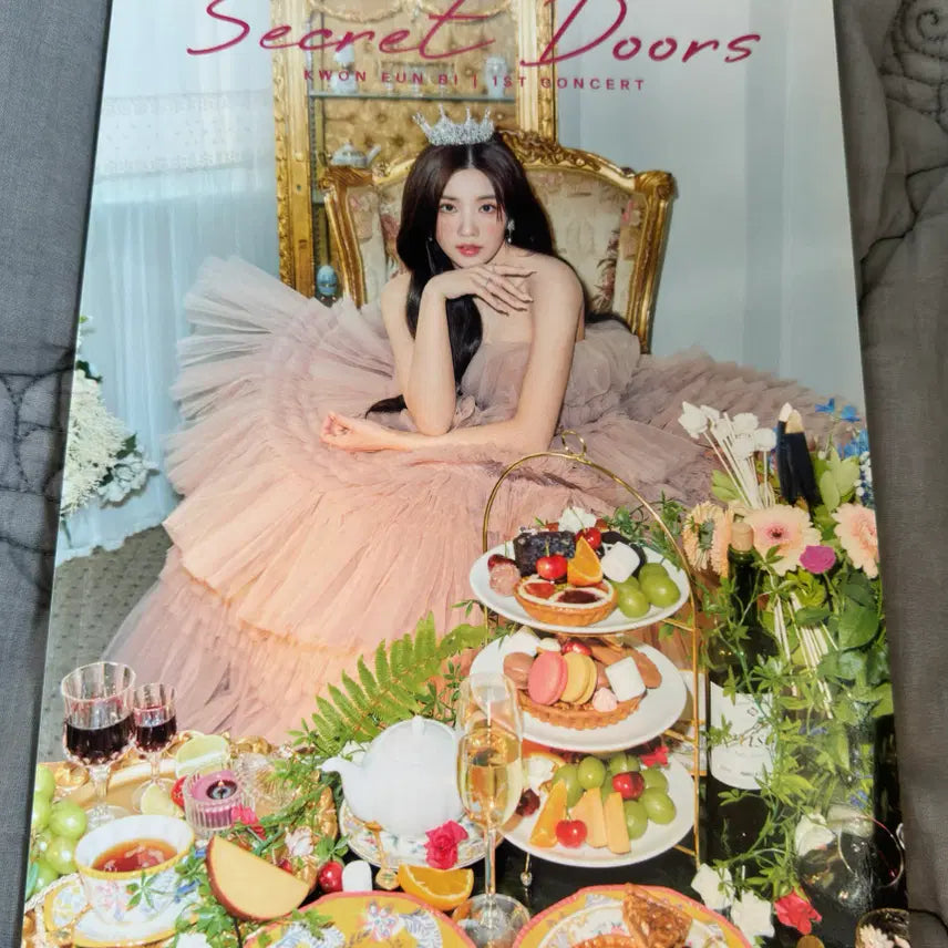 [BUNJANG] Kwon Eun Bi SECRET DOORS Photobook / 권은비 포토북 SECRET DOORS
