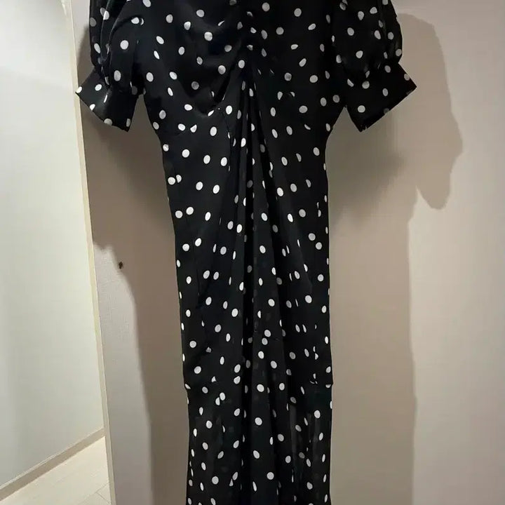 [BUNJANG] Black Dot V-Neck Puff Sleeve Long Dress / 블랙 도트 브이넥 퍼프 반팔 롱 원피스