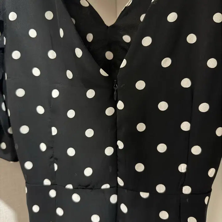 [BUNJANG] Black Dot V-Neck Puff Sleeve Long Dress / 블랙 도트 브이넥 퍼프 반팔 롱 원피스