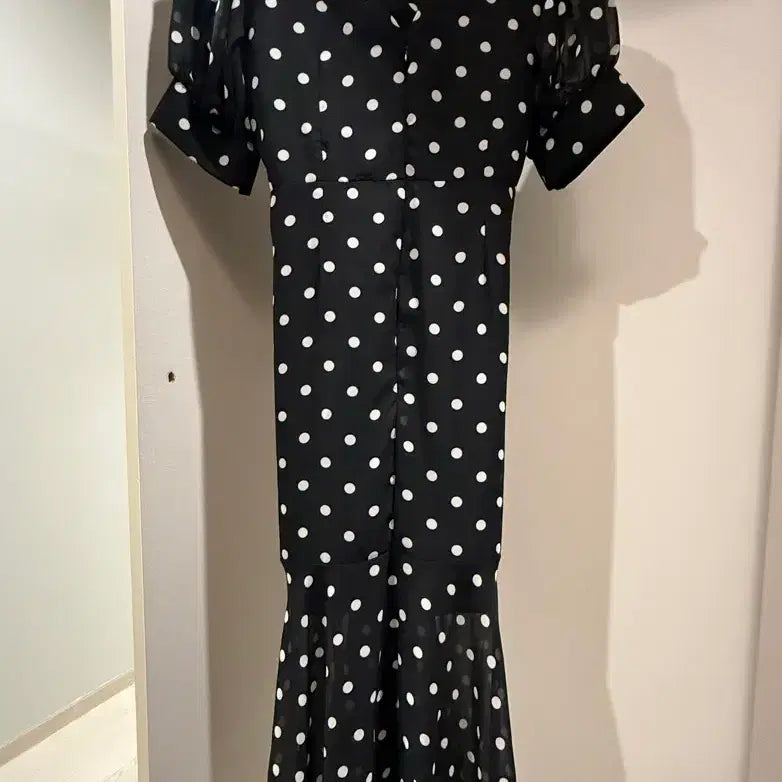 [BUNJANG] Black Dot V-Neck Puff Sleeve Long Dress / 블랙 도트 브이넥 퍼프 반팔 롱 원피스