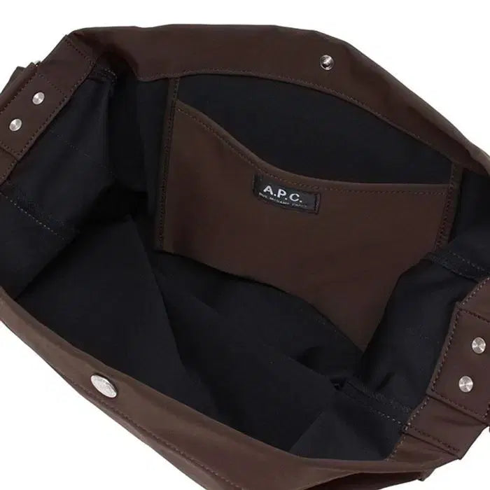 [SOLD OUT] (새상품60%할인)APC 아페쎄 정품 저널 브라운 숄더백