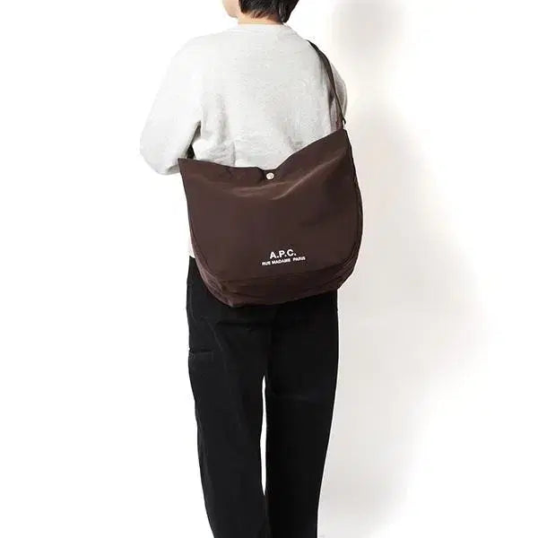 [SOLD OUT] (새상품60%할인)APC 아페쎄 정품 저널 브라운 숄더백