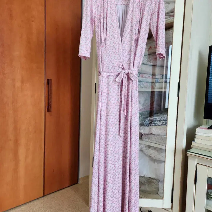 [BUNJANG] Vise Versa Honeybee Pink Maxi Wrap Dress / 바이서우 허니비 핑크 맥시 랩 원피스.      타임. 손정완