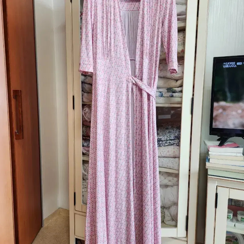 [BUNJANG] Vise Versa Honeybee Pink Maxi Wrap Dress / 바이서우 허니비 핑크 맥시 랩 원피스.      타임. 손정완