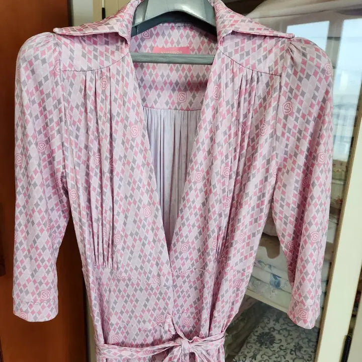 [BUNJANG] Vise Versa Honeybee Pink Maxi Wrap Dress / 바이서우 허니비 핑크 맥시 랩 원피스.      타임. 손정완