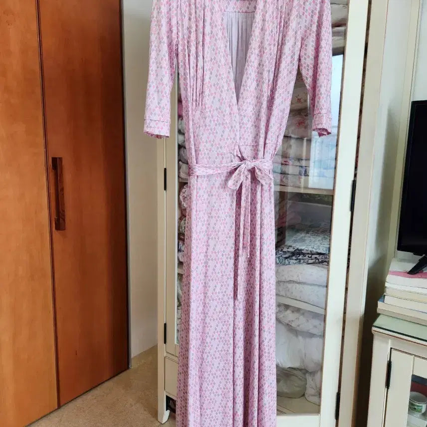 [BUNJANG] Vise Versa Honeybee Pink Maxi Wrap Dress / 바이서우 허니비 핑크 맥시 랩 원피스.      타임. 손정완