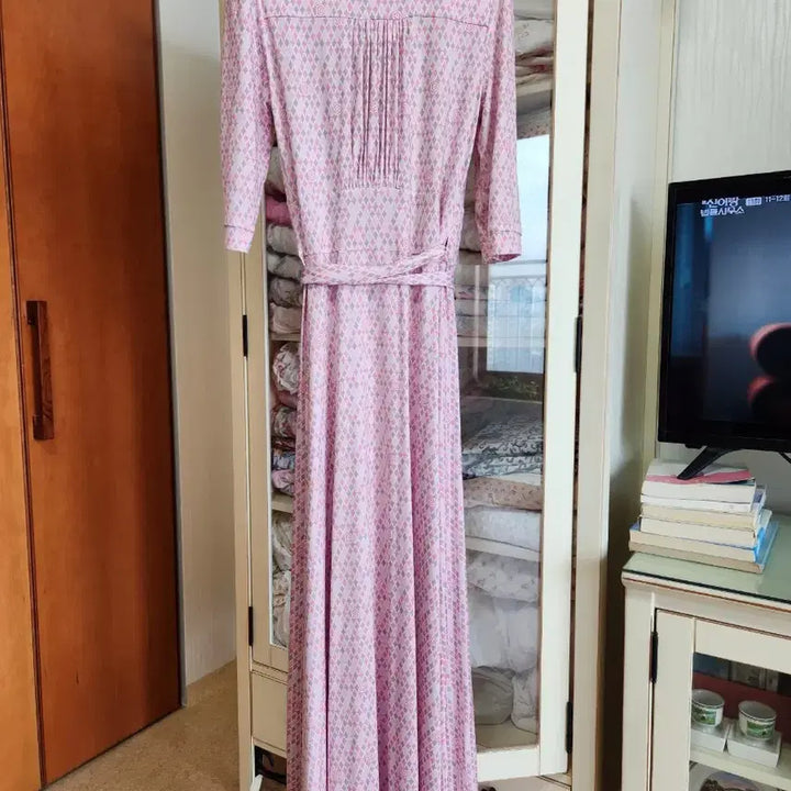 [BUNJANG] Vise Versa Honeybee Pink Maxi Wrap Dress / 바이서우 허니비 핑크 맥시 랩 원피스.      타임. 손정완