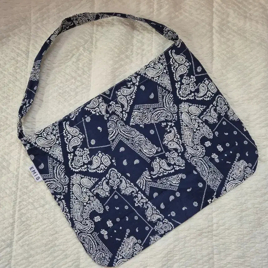 [SOLD OUT] 거의새것)이미스 페이즐리 에코백 네이비