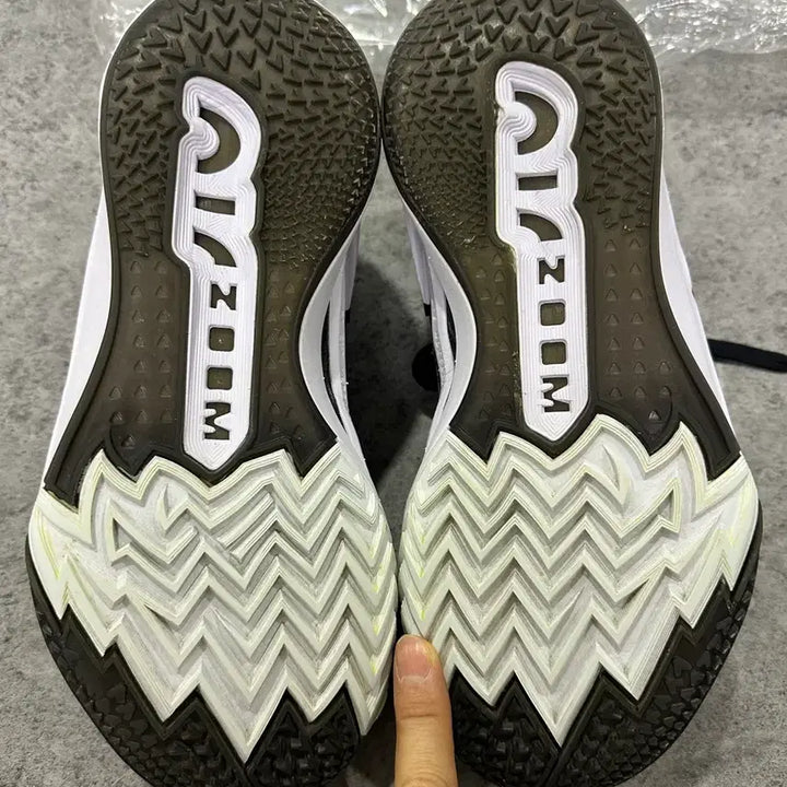 [BUNJANG] Nike GT Cut 2 Basketball Shoes / [팝니다] 나이키 농구화 지티컷2, 270mm (농민화), 배드민턴화.