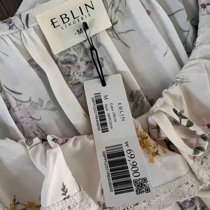 [BUNJANG] Evelyn Flower Cap-Integrated One-Piece Pajamas (M) / 새상품 에블린 플라워 캡내장 원피스 파자마 M