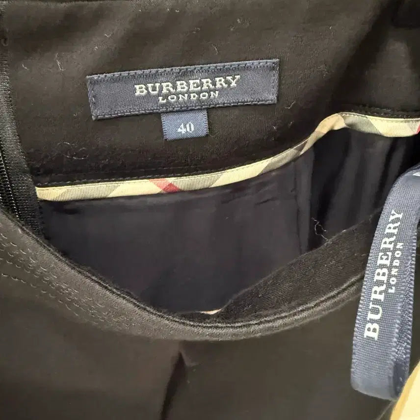 [BUNJANG] Burberry London A-Line Midi Skirt / 버버리 런던 A라인 미디스커트