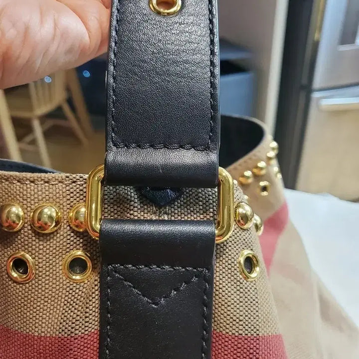 [BUNJANG] Burberry Ashby Hobo Bag / 버버리 애쉬비 호보백  버버리가방 팝니다