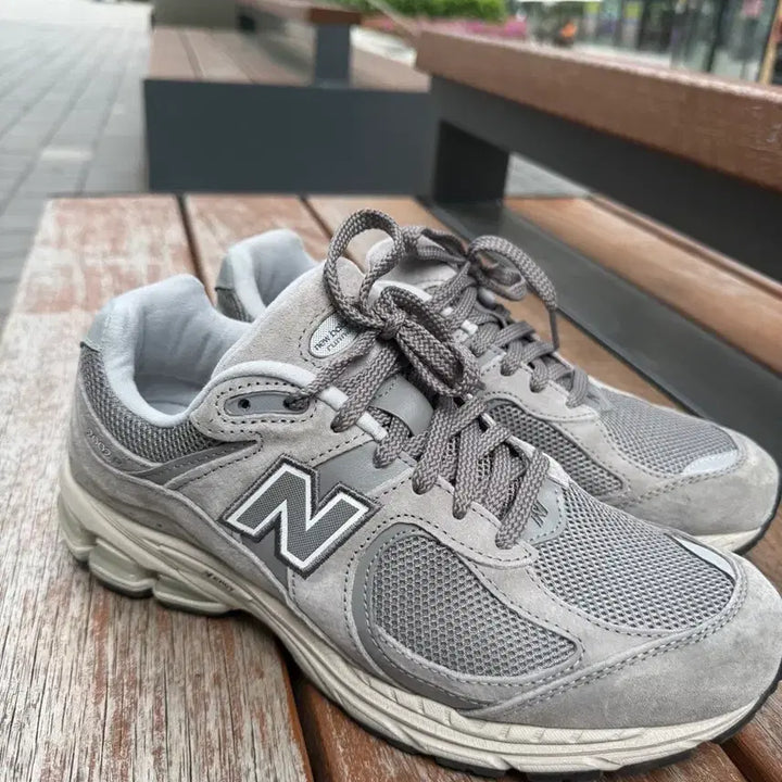 [BUNJANG] New Balance 2002R Grey Sneakers (270) / 뉴발란스 2002R 그레이 270