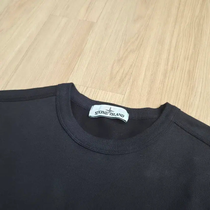 [SOLD OUT] 스톤아일랜드 맨투맨 블랙 s