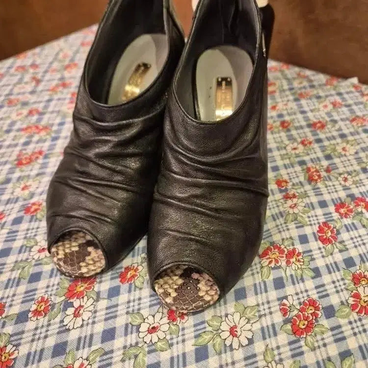 [BUNJANG] Vintage Balenciaga Black Open-Toe Heel Pumps / 빈티지 발렌시아가 블랙 오픈토 힐 펌프스