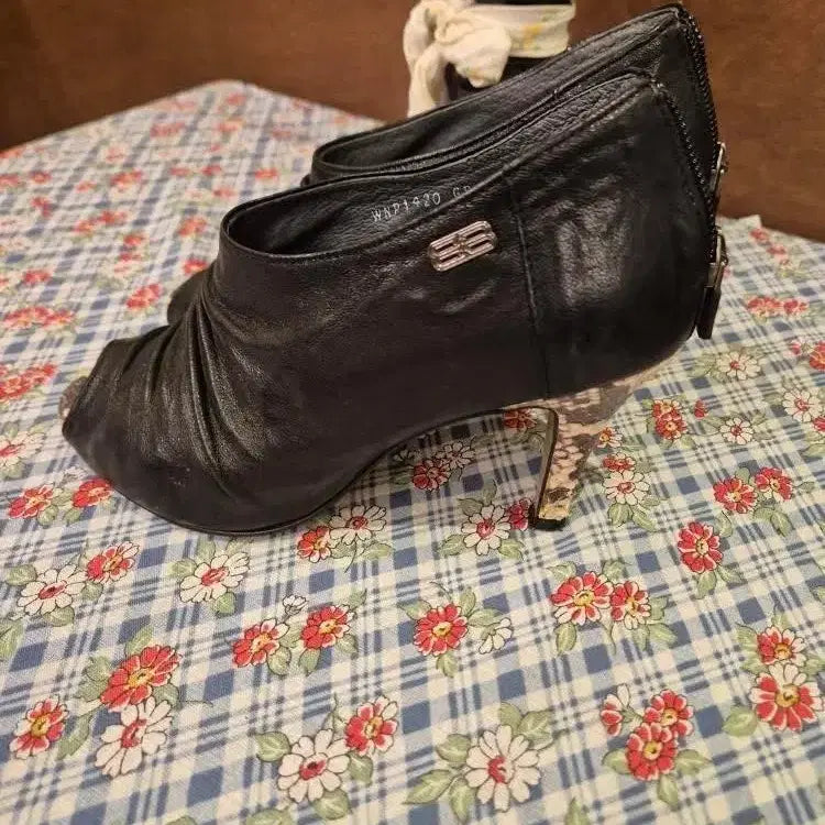 [BUNJANG] Vintage Balenciaga Black Open-Toe Heel Pumps / 빈티지 발렌시아가 블랙 오픈토 힐 펌프스