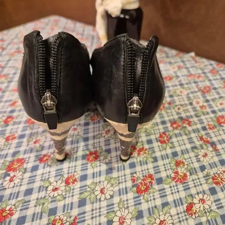 [BUNJANG] Vintage Balenciaga Black Open-Toe Heel Pumps / 빈티지 발렌시아가 블랙 오픈토 힐 펌프스