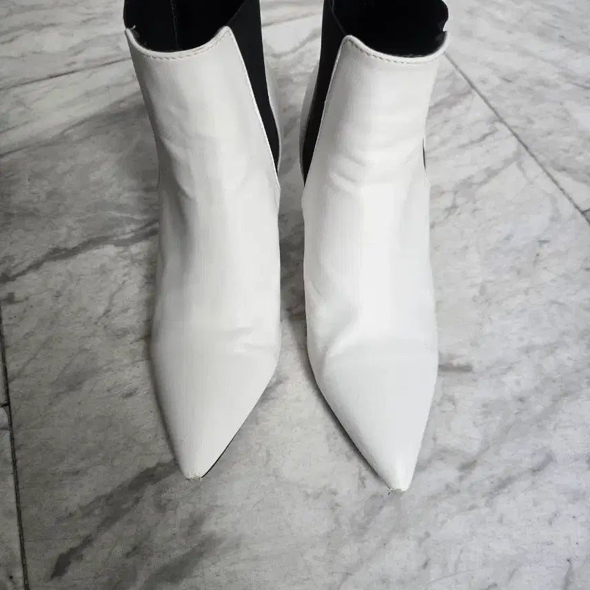 [BUNJANG] White Ankle Boots 235 / 화이트 앵클 부츠 235