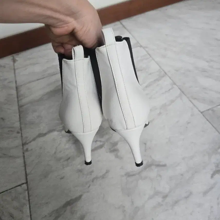 [BUNJANG] White Ankle Boots 235 / 화이트 앵클 부츠 235