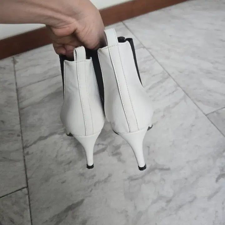 [BUNJANG] White Ankle Boots 235 / 화이트 앵클 부츠 235