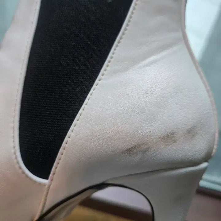 [BUNJANG] White Ankle Boots 235 / 화이트 앵클 부츠 235